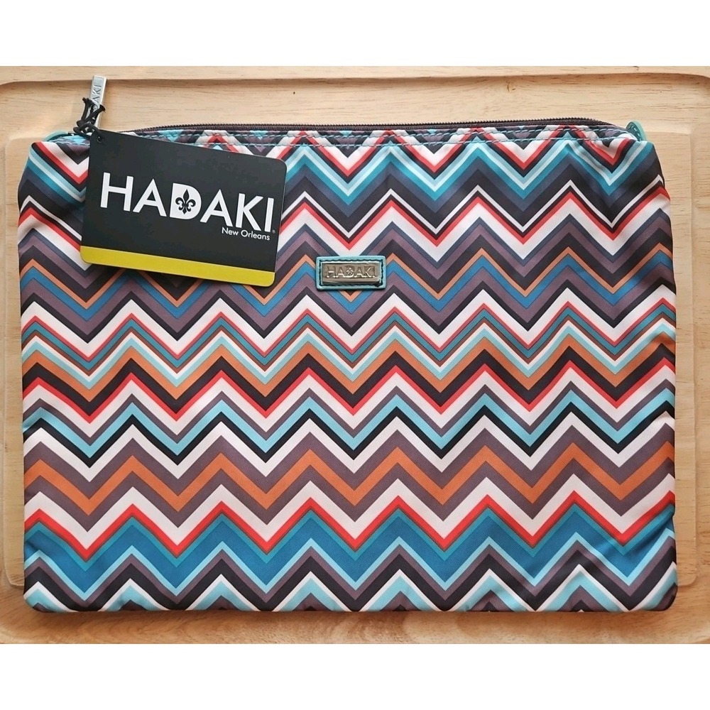 Hadaki Zip Carry-All Pod Zig Zag Stripe NWT